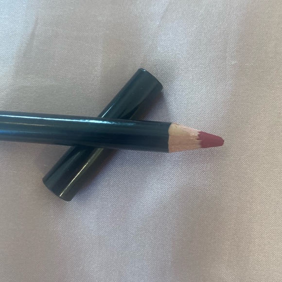 9/$50 Illamasqua Colouring Pencil - Picture 4 of 4